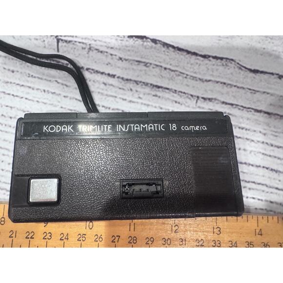 Vintage Kodak Trimlite Instamatic 18 Camera - Picture 5 of 5